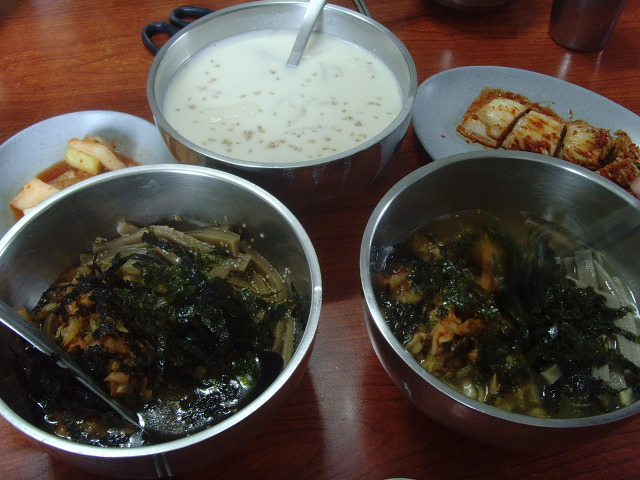 뜨락칼국수 이미지