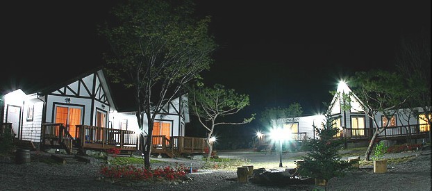 강변의수채화 이미지