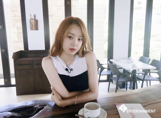 보라카이로 여름휴가 다녀온 손나은.jpg | 인스티즈
