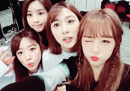 오늘자 에이핑크 브이앱(초롱이 위주).gif | 인스티즈