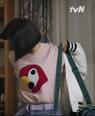 이렇게 같은 옷 계속 돌려입는 여자 주인공은 또 간만인듯..jpg | 인스티즈