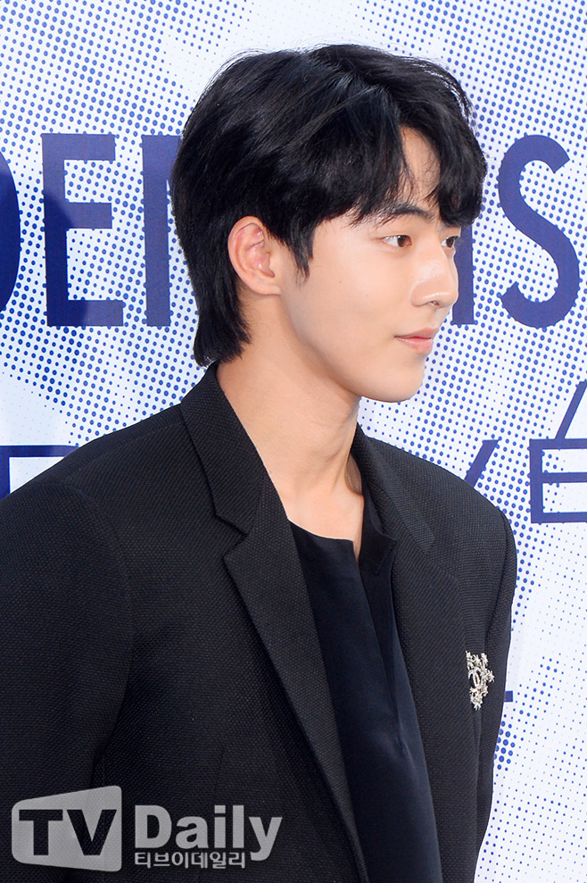 남자 연예인 사이에서 유행이라는 맥가이버헤어 | 인스티즈