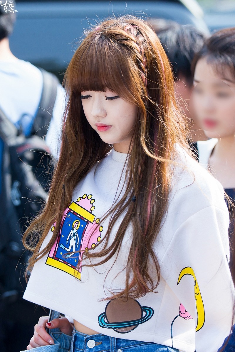 볼이랑 입술이 귀여운 오마이걸 유아 | 인스티즈