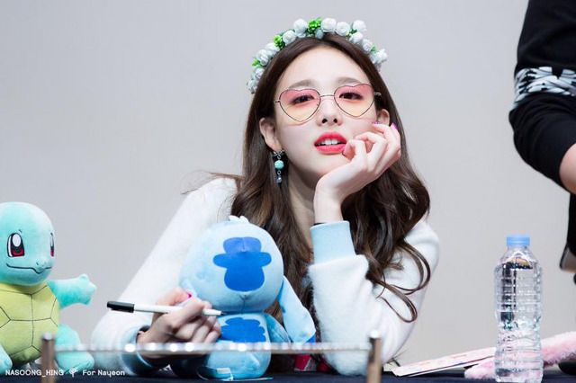170311 레알 이쁜 토끼같은 나연이 | 인스티즈