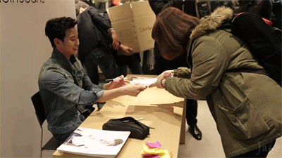 [박보검외] 팬한테 또 거절당한 박보검.gif | 인스티즈