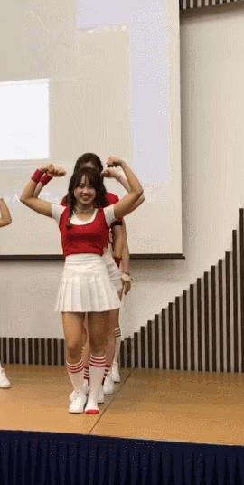 발이 작아 슬픈 소녀 (아이오아이) | 인스티즈