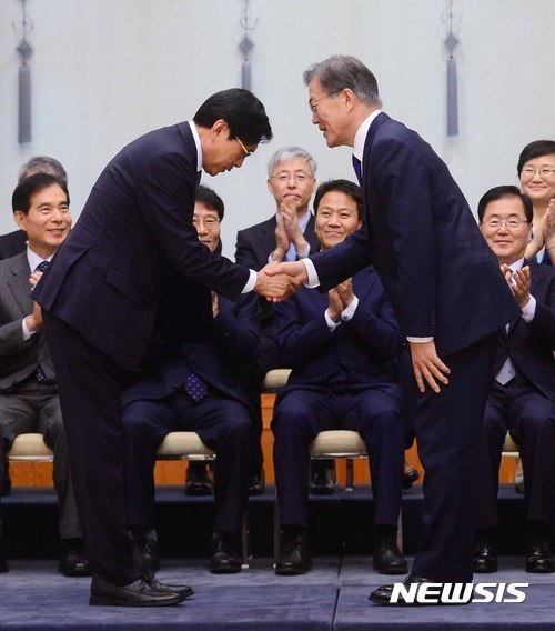 오늘자 박상기 법무부 장관 임명식 .jpg | 인스티즈