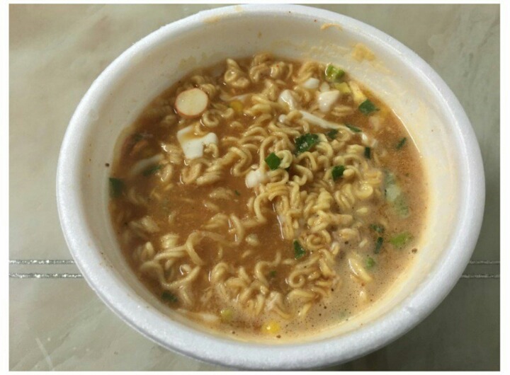 호불호 갈리는 컵라면 먹는 법 | 인스티즈