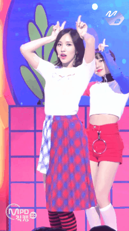 오늘자 엠카 미나&쯔위.gif | 인스티즈