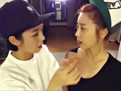 애써 외면하는 소진이모.gif | 인스티즈
