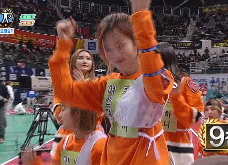 명절을 위해 태어난듯한 여자아이돌.gif | 인스티즈