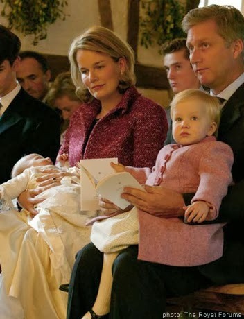 동생 세례식에 참석한 아기 공주들 | 인스티즈