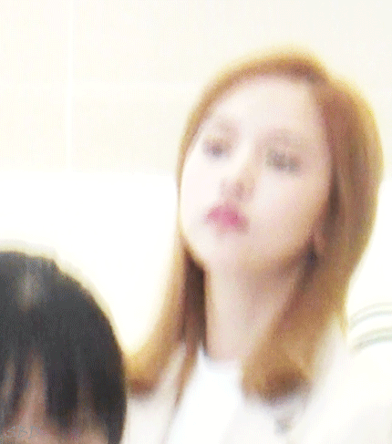트와이스 미나 이 표정 뭔가 재밌어보여 | 인스티즈