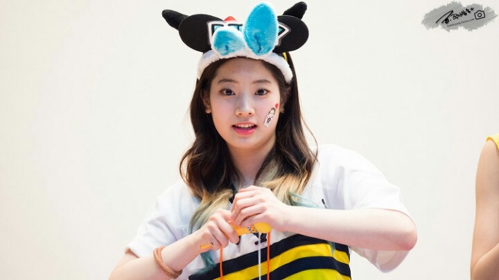 [트와이스] 팬싸에서 비눗방울 가지고 노는 다현이(청량함은 다현이가b) | 인스티즈