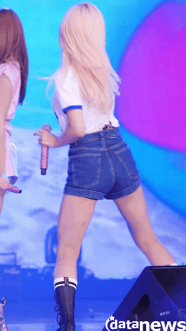 무대 위 윤보미 | 인스티즈