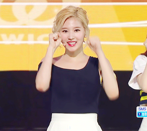 오늘자 붓기없는 샤샤샤사나 ㄷㄷ.gif | 인스티즈