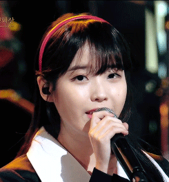 교복입은 아이유.gif | 인스티즈