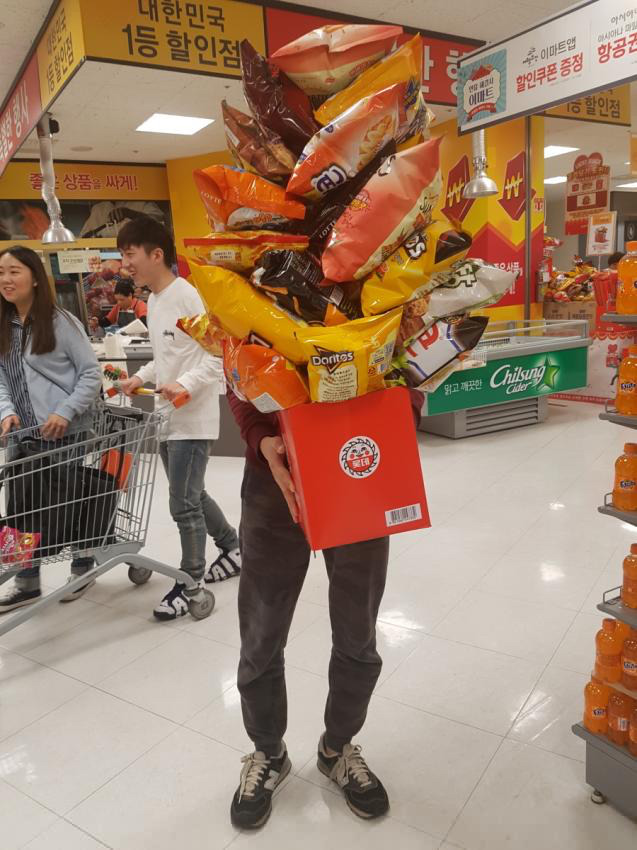 상자에 계산대까지 안떨어뜨리면 17800원.jpg | 인스티즈