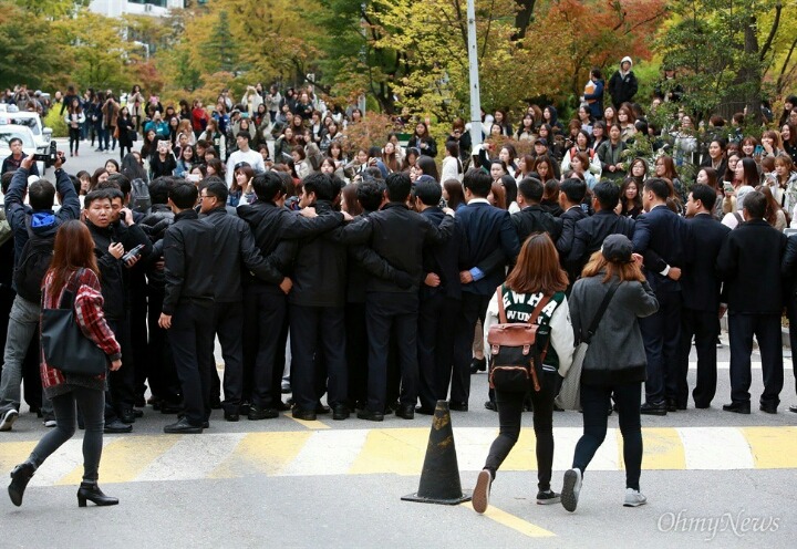 계엄령 선포된 이대.jpg | 인스티즈