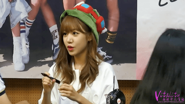 걸그룹 팬사인회에 가는 이유.gif | 인스티즈