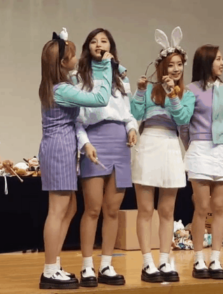 트와이스 지효와 쯔위에게 너무 함부로 구는 일부 팬들 | 인스티즈