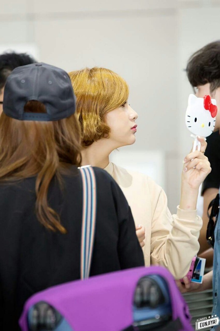 거울보는 하영이 | 인스티즈
