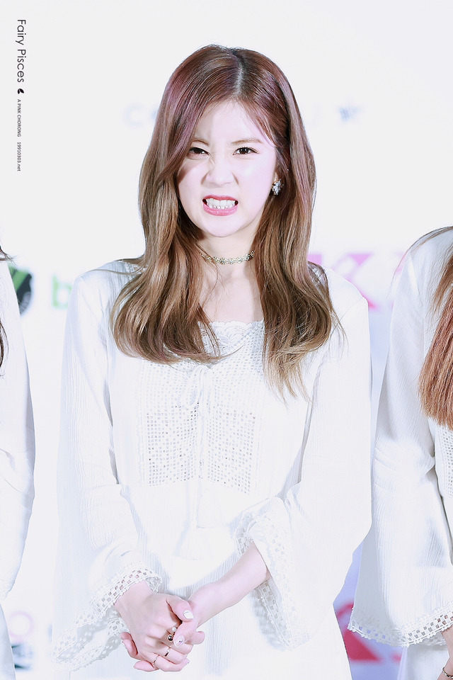 [에이핑크] 6월의 마지막 업로드는 누구로 할까 고민하다가 박초롱 | 인스티즈