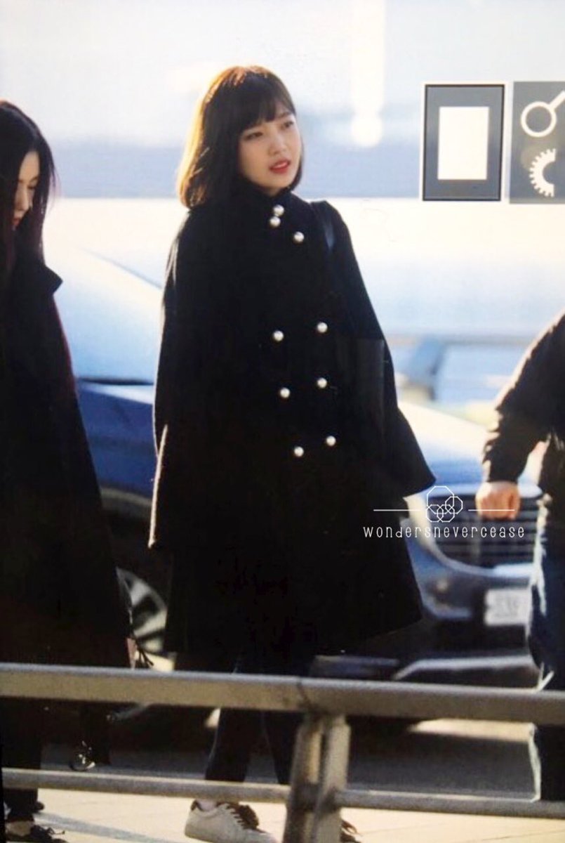 오늘자 일본 출국하는 레드벨벳 완전체 | 인스티즈