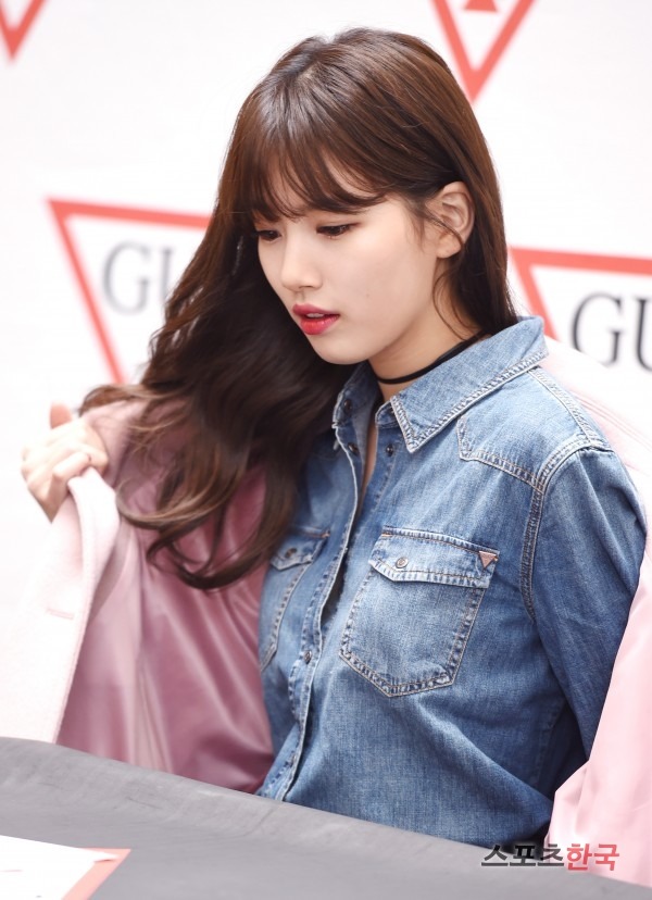 오늘자 게스 팬사인회 수지 | 인스티즈