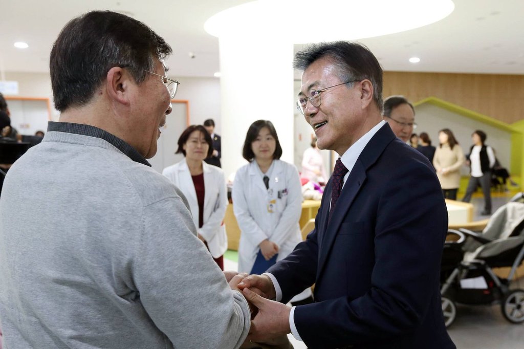 오늘도 열일한 문재인 | 인스티즈