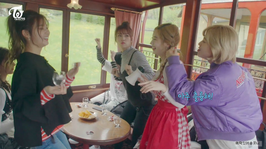 아무도 안들어줘서 시무룩했던 다현이.jpgif | 인스티즈