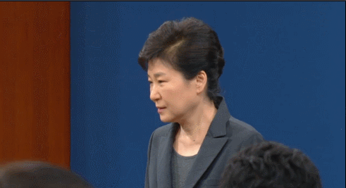 박근혜가 담화 후 마이크없이 기자들에게 한 말 | 인스티즈