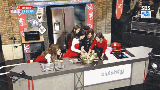 상대적으로 키가 작아 불편한 EXID 혜린.gif | 인스티즈