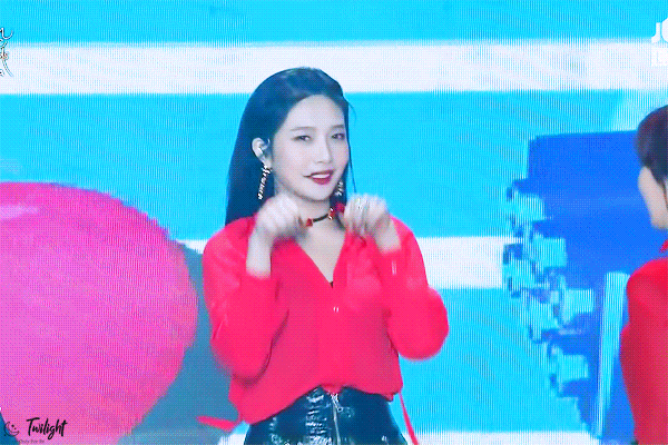 어제 골든디스크 큐티섹시 조이.jpgif | 인스티즈