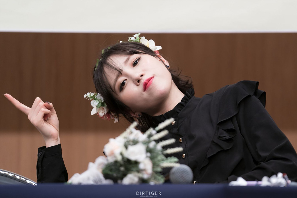 [러블리즈] 비가 오면 할 일이 많이 없어서 명은이 | 인스티즈
