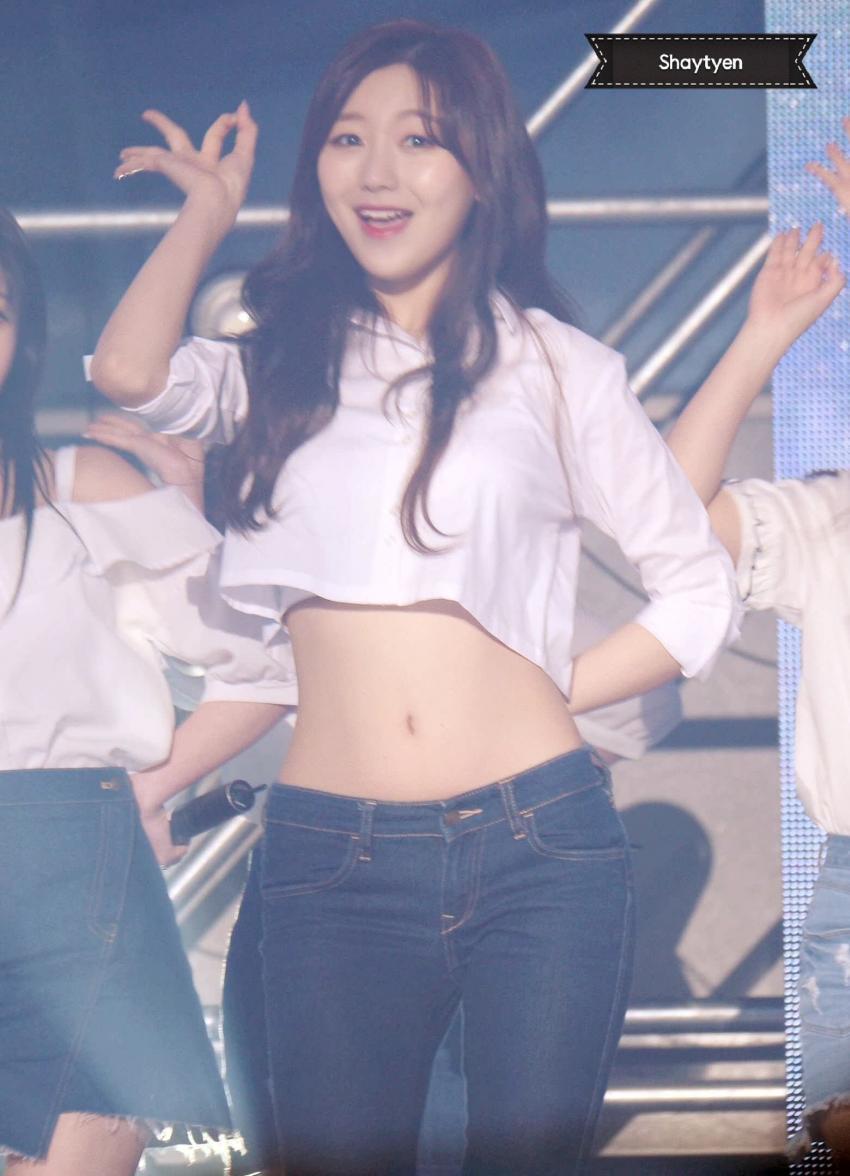 갈수록 얼굴과 몸매가 괴리감(?) 느껴지는 러블리즈 빵떡이.jpg | 인스티즈