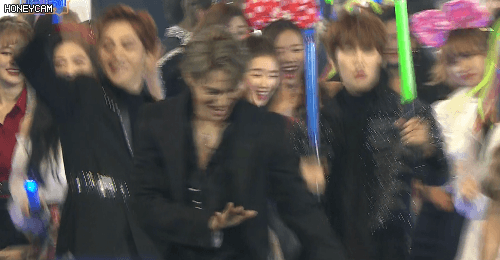가요대축제에서 하루종일 바빴던 트와이스 다현.gif | 인스티즈