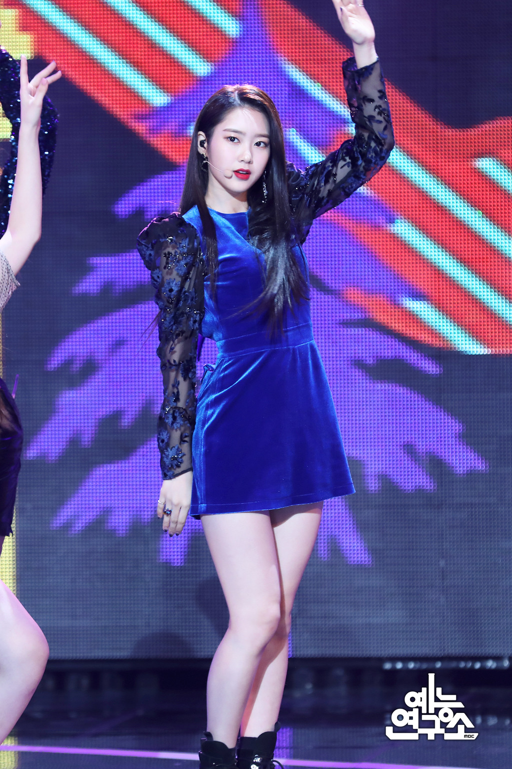 오마이걸 음악중심 현장포토.jpg | 인스티즈