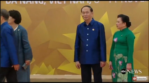 11/10 APEC 갈라 만찬에 참석한 문재인 대통령 | 인스티즈