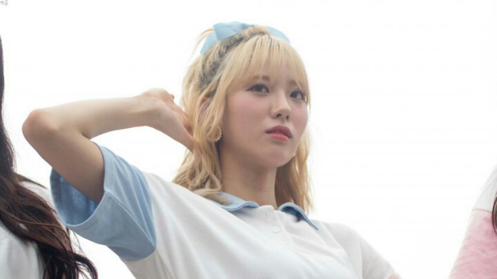 섹시포즈 뺏긴거에 대한 우주소녀 루다의 생각 | 인스티즈