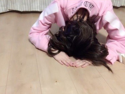 무릎끓고 사과하는 일본의 아이돌 | 인스티즈