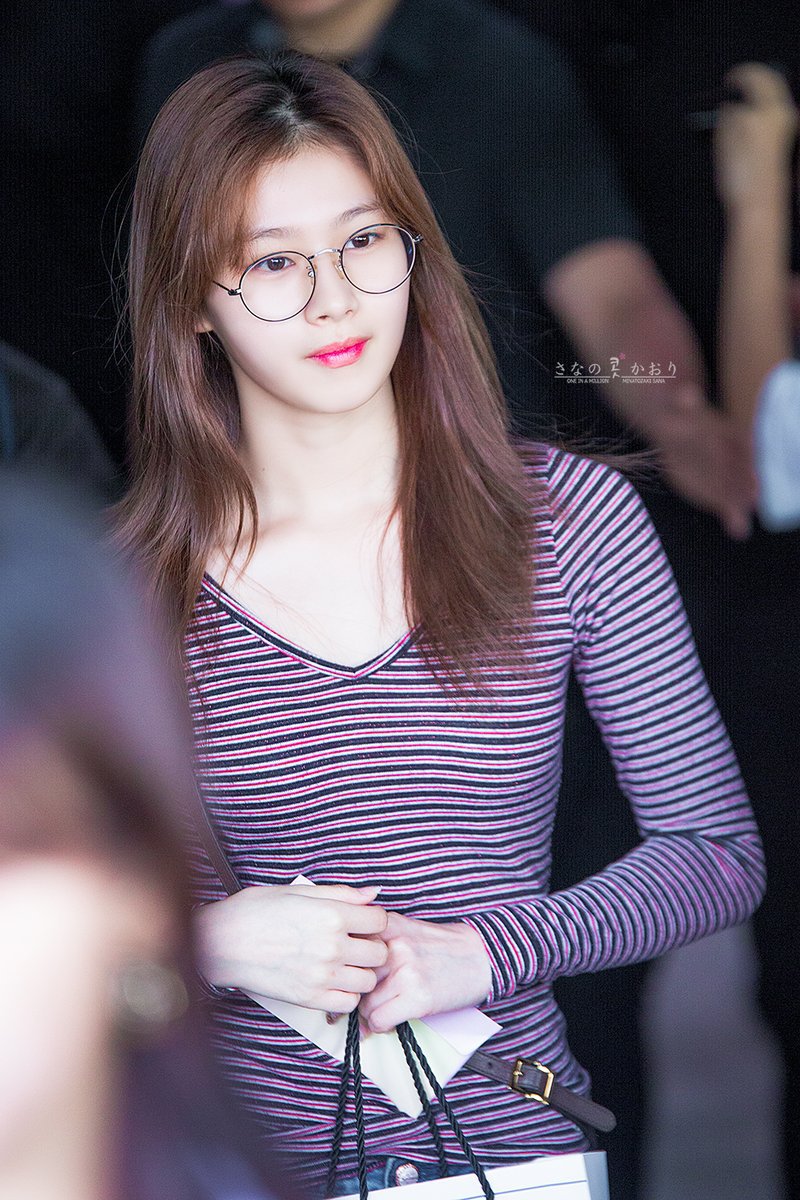 어쩜 이렇게 이쁠까싶은 트와이스 사나.jpg | 인스티즈