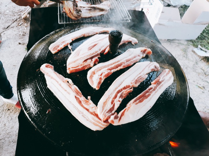 솥뚜껑삼겹살 이미지