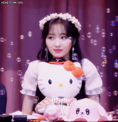 LG 트윈스 인형 가지고노는 러블리즈 빵떡이 류수정.gif | 인스티즈