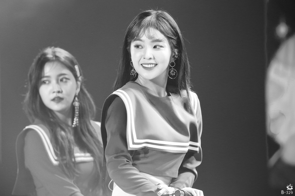 2년전 소리바다어워즈 아이린.jpgif | 인스티즈