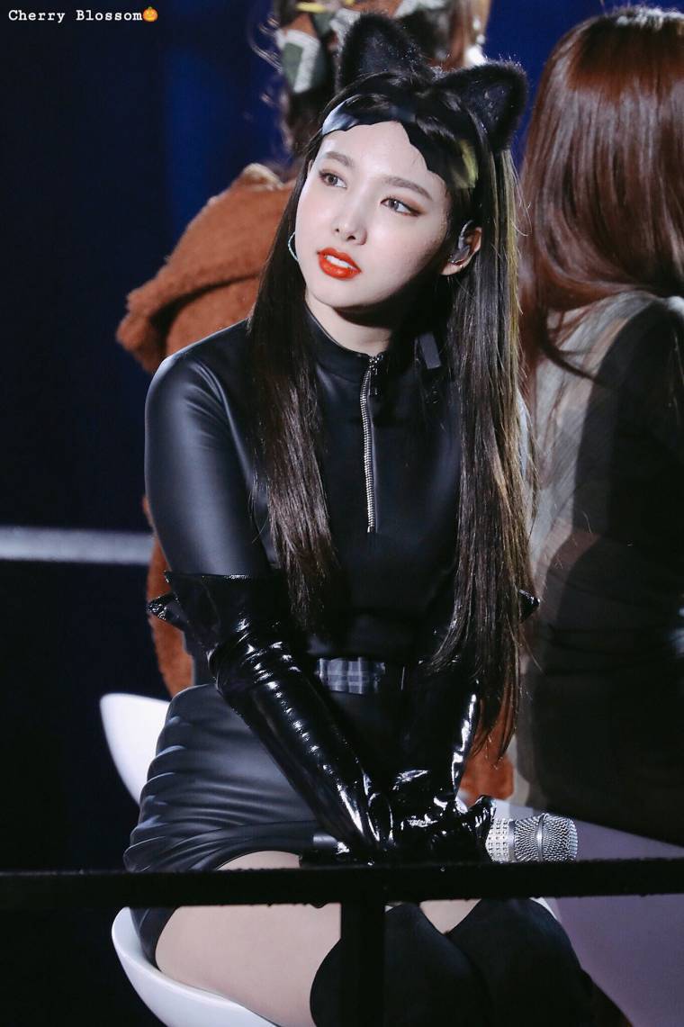 181028 트와이스 ONCE HALLOWEEN 나연 캣우먼 직캠 | 인스티즈