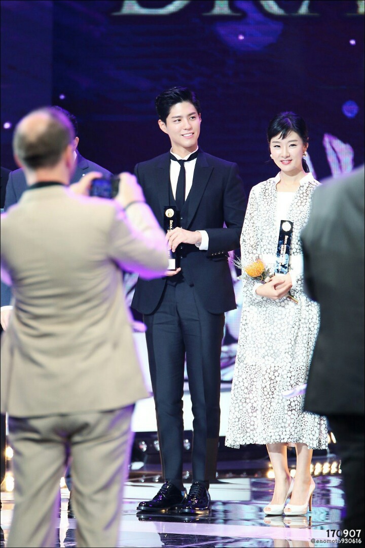 박보검 쓰리피스 수트 코디 수준.JPG | 인스티즈