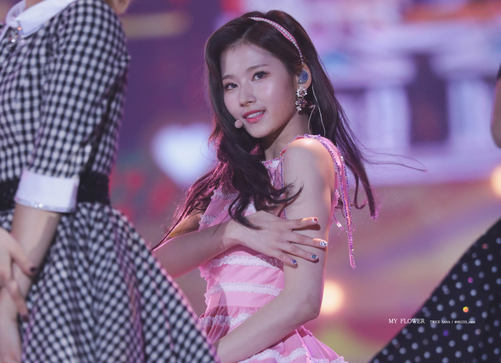 오늘이 생일인 트와이스 사나.jpgif (335장) | 인스티즈