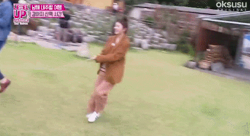 개한테 산책당하고 양한테 시비털리는 레드벨벳 슬기.gif | 인스티즈