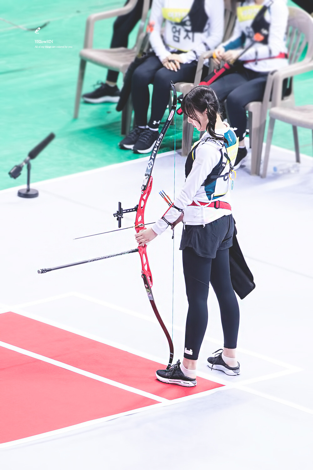 [여자친구] 동생이 카메라를 빌려달라는 요구를 해서 예린이 | 인스티즈